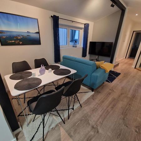 Northern Living 1 Room With Shared Bathroom Tromsø Dış mekan fotoğraf